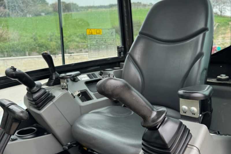 OmecoHub - Immagine BOBCAT E34